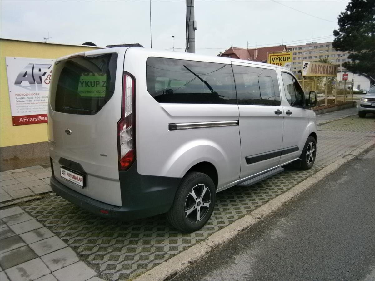 Ford Tourneo Custom Kombi 2,2 l 114 kw