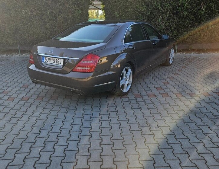 Mercedes-Benz Ostatní Sedan / Limuzína 0,0 0