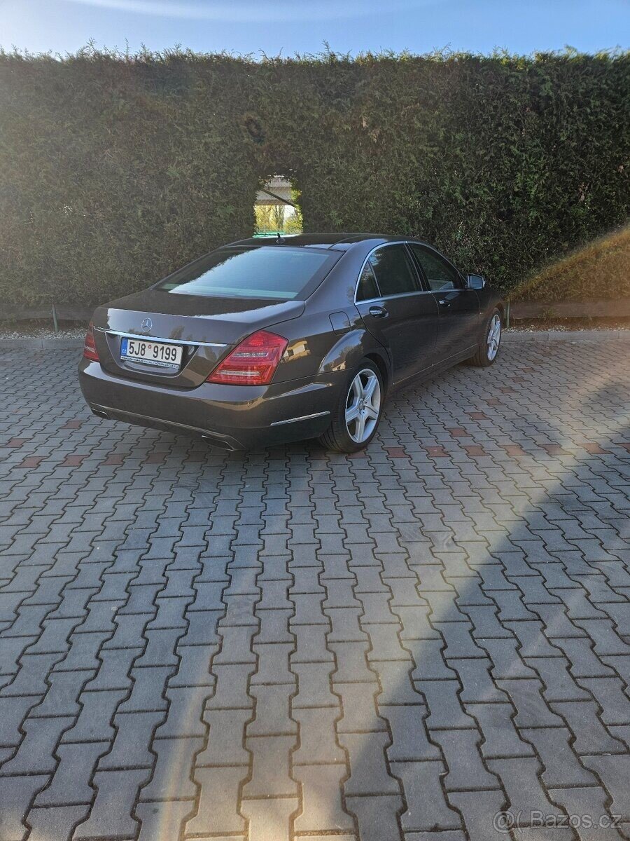 Mercedes-Benz Ostatní Sedan / Limuzína 0,0 0