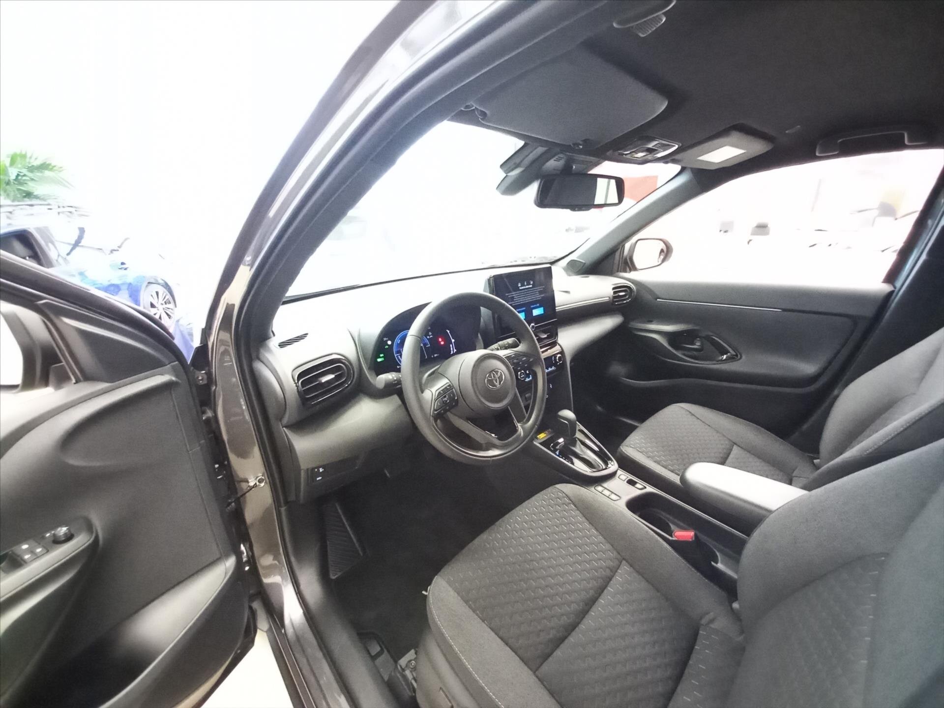 Toyota Yaris Cross CUV / Crossover 1,5 l 68 kw