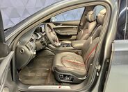 Audi S8 11