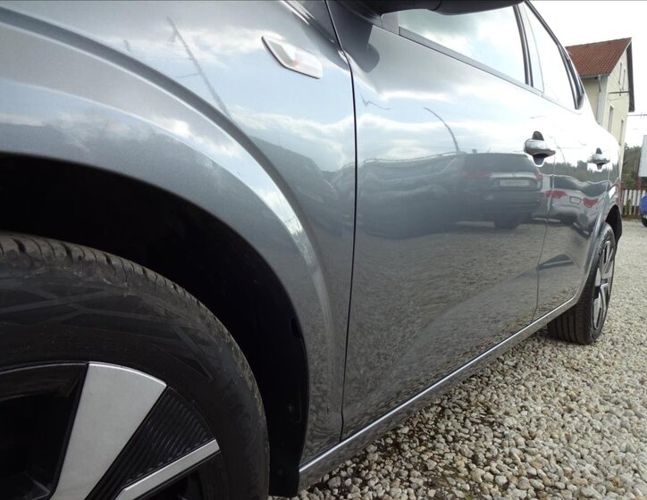 Dacia Sandero Hatchback 999,0 67 kw