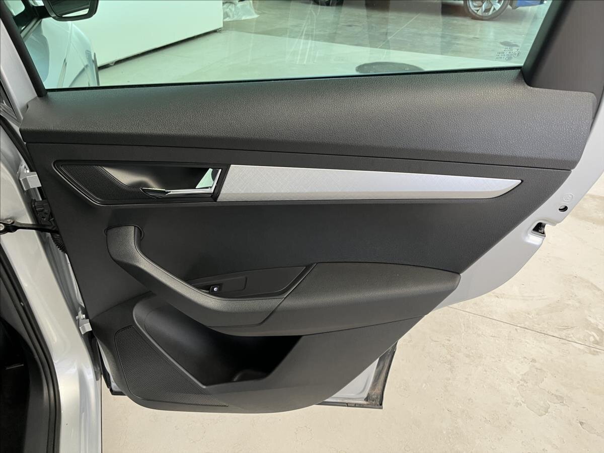 Škoda Karoq SUV / Terénní 1,5 l 110 kw