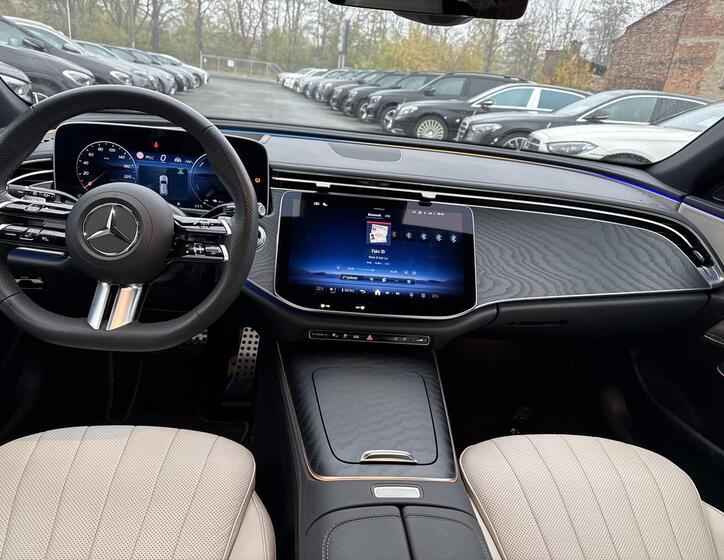 Mercedes-Benz Třídy E 12