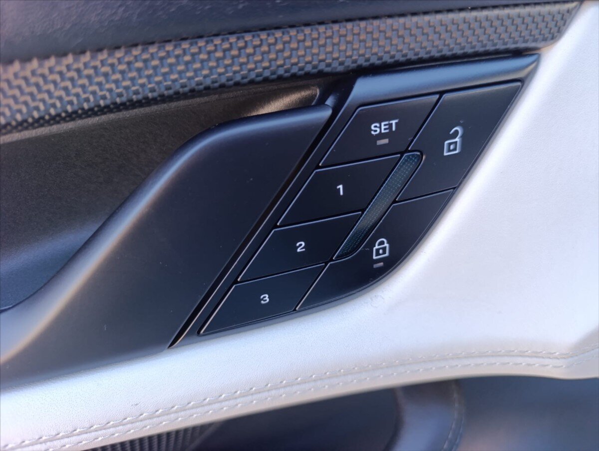 Porsche Taycan Kombi 0,0 560 kw