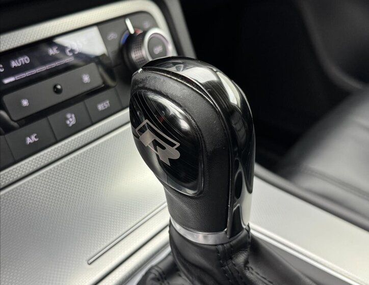 Volkswagen Touareg SUV / Terénní 3,0 l 193 kw