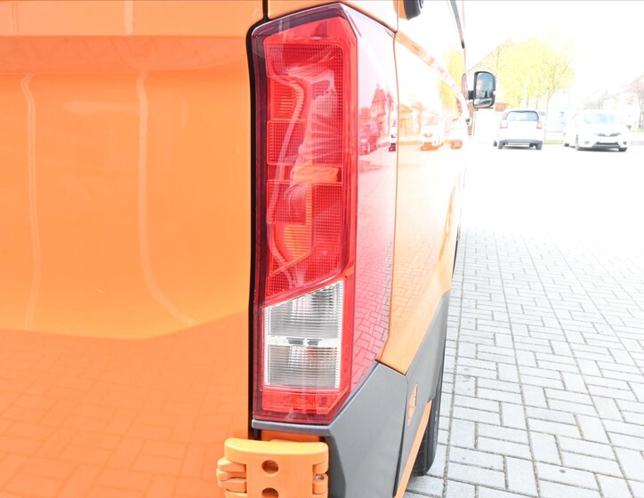 Volkswagen Crafter Skříň 2,0 l 103 kw