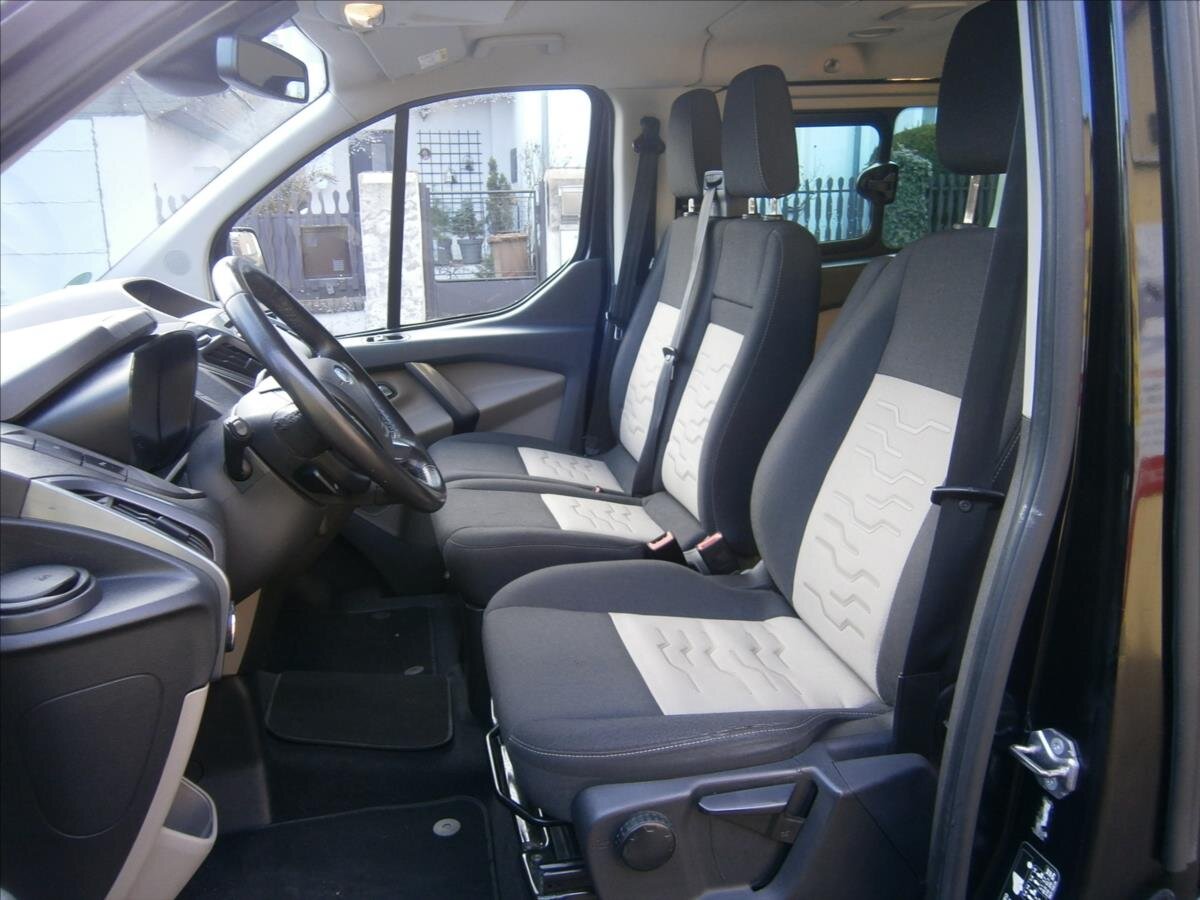 Ford Tourneo Custom Kombi 2,0 l 96 kw