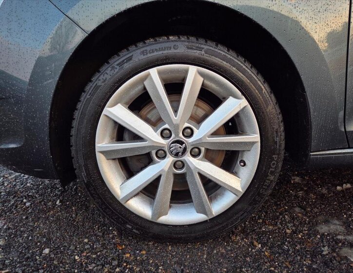 Škoda Rapid Hatchback 999,0 81 kw