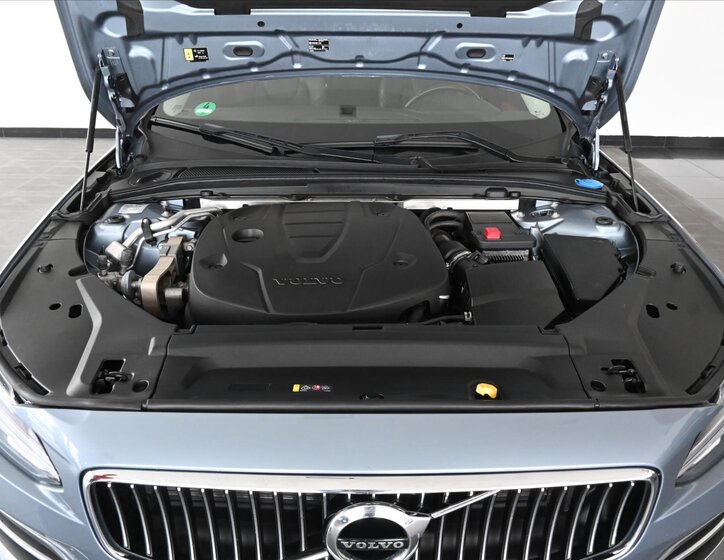 Volvo V90 5