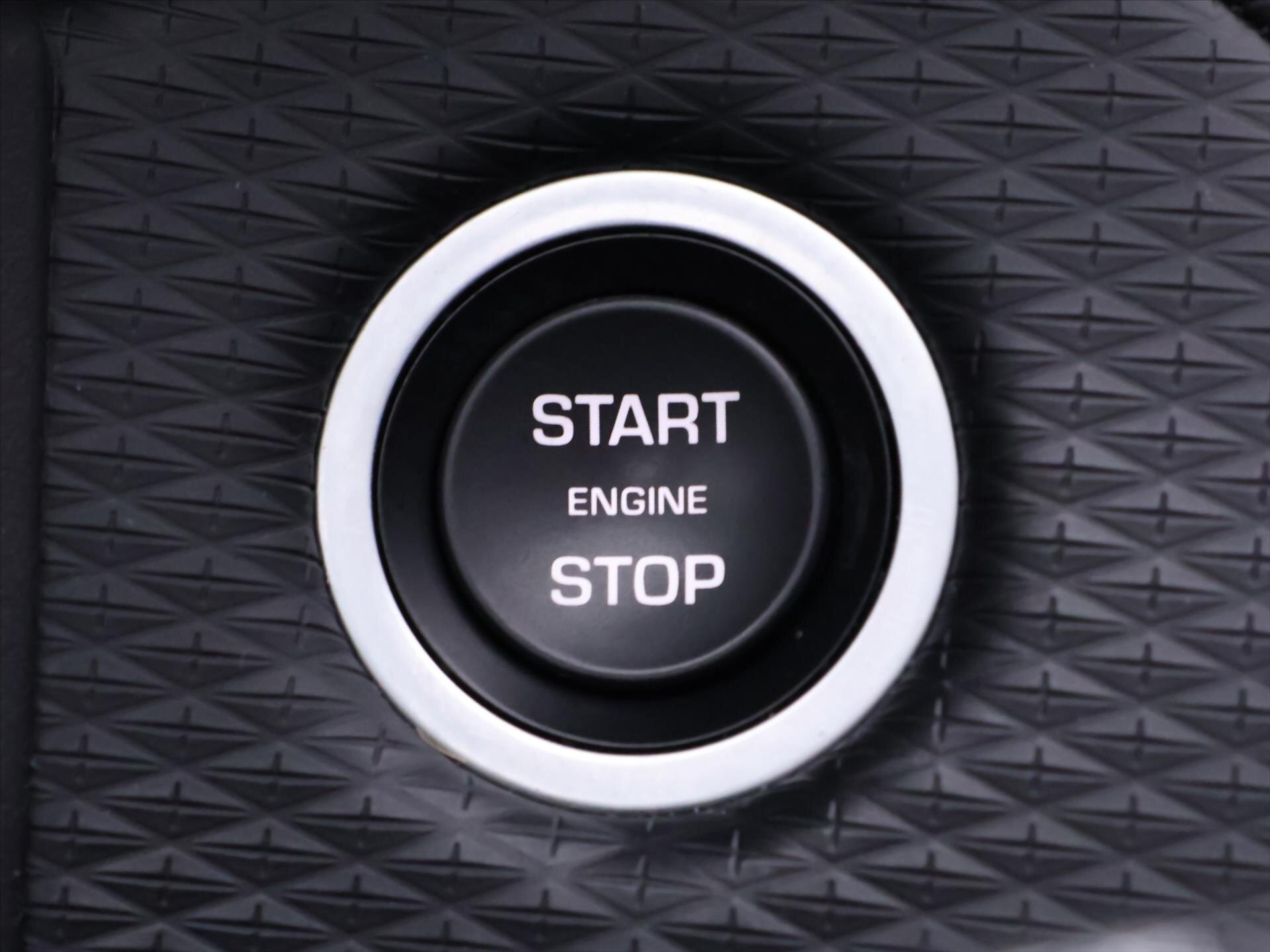 Land Rover Range Rover Velar SUV / Terénní 2,0 l 150 kw