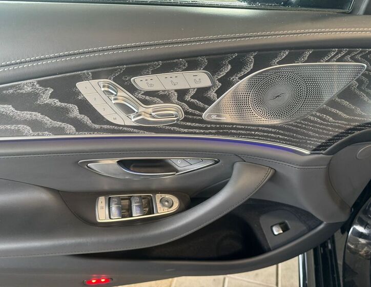 Mercedes-Benz AMG GT 10