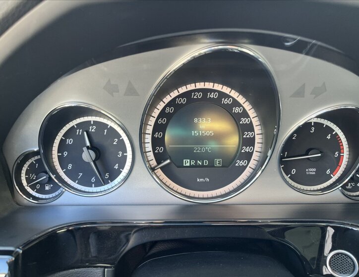 Mercedes-Benz Třídy E Sedan / Limuzína 2,1 l 100 kw