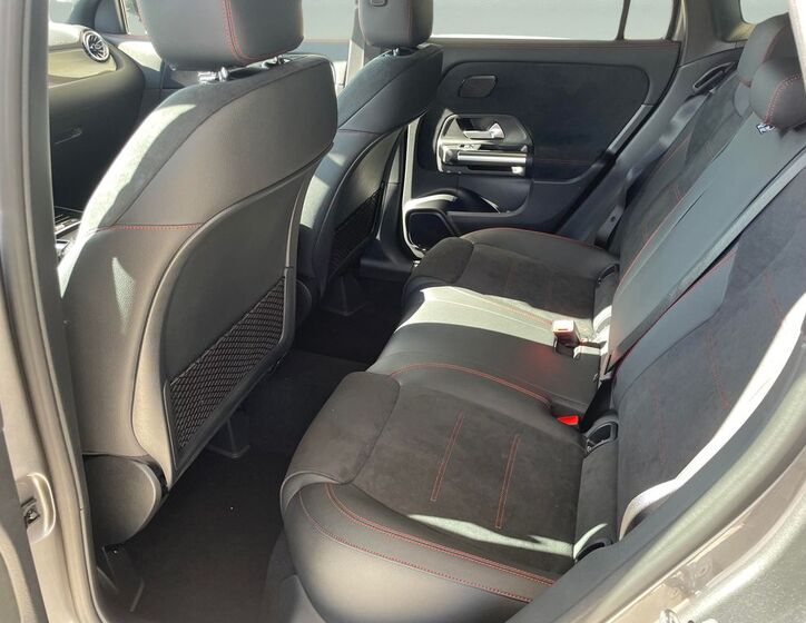 Mercedes-Benz GLA 13