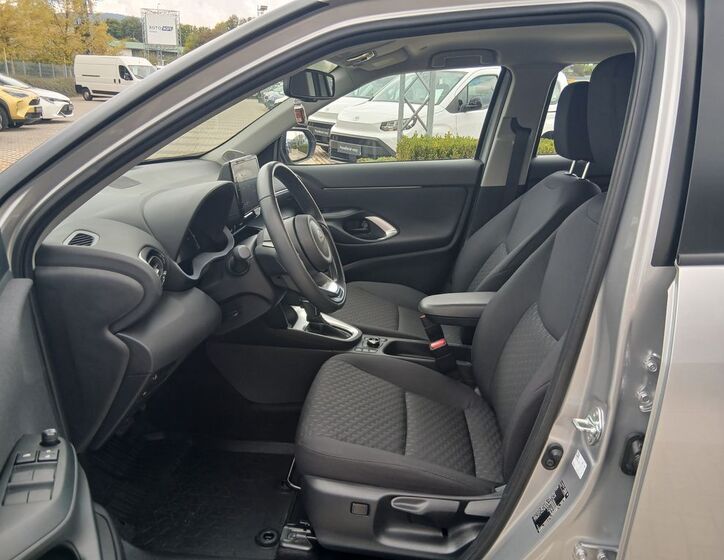 Toyota Yaris Cross 10