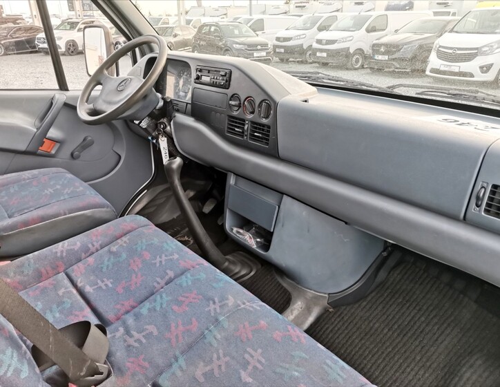 Mercedes-Benz Sprinter 8