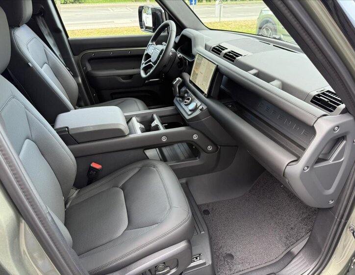 Land Rover Defender SUV 3,0 l 184 kw