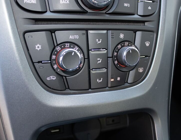 Opel Astra Sedan / Limuzína 1,4 l 103 kw