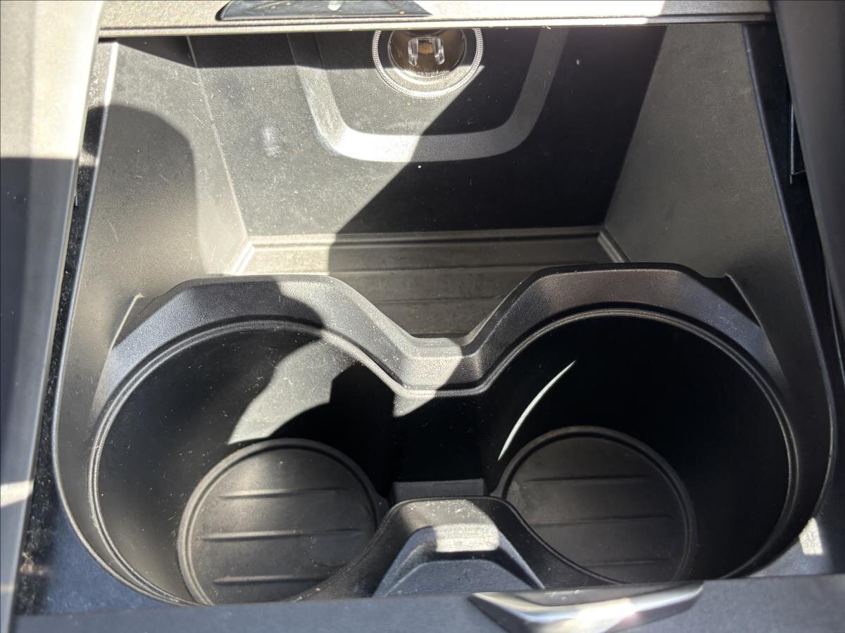 BMW X1 Kombi 1,5 l 100 kw