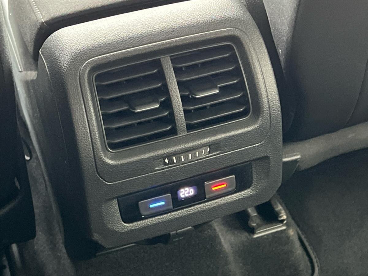 Volkswagen Touran Kombi 1,5 l 110 kw