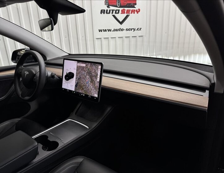 Tesla Model Y SUV 0,0 393 kw