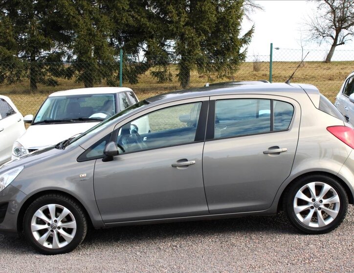 Opel Corsa Hatchback 1,4 l 64 kw