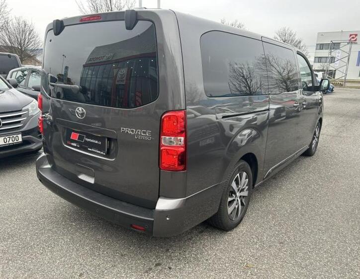 Toyota ProAce Verso 8