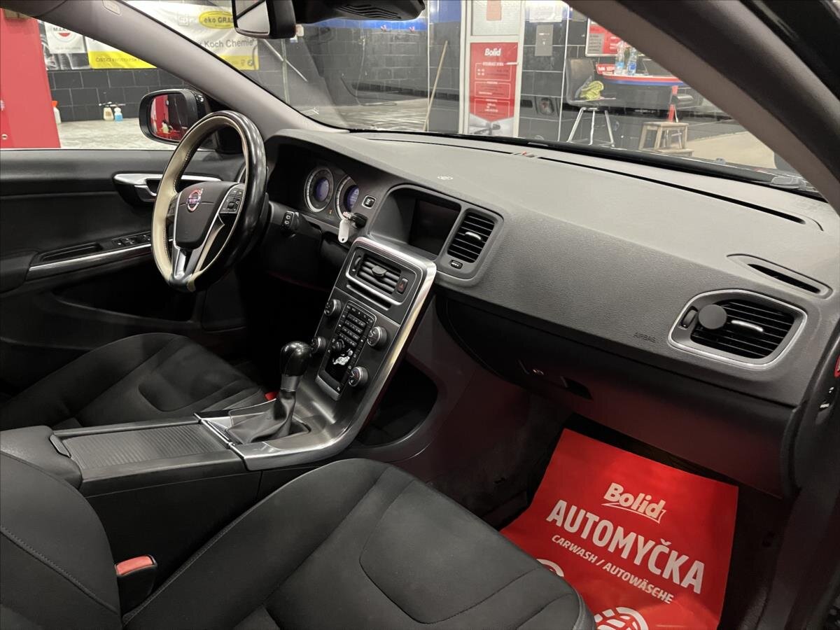 Volvo V60 Kombi 2,0 l 120 kw