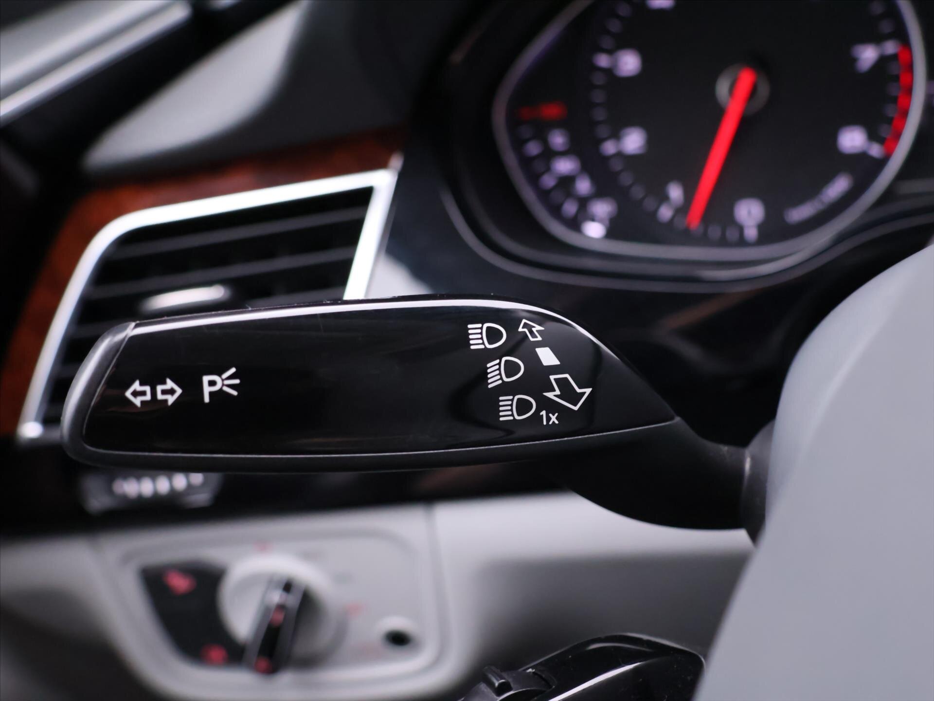 Audi A8 Sedan 4,2 l 273 kw