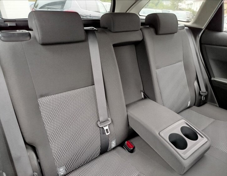 Toyota Auris Kombi 2,0 l 91 kw