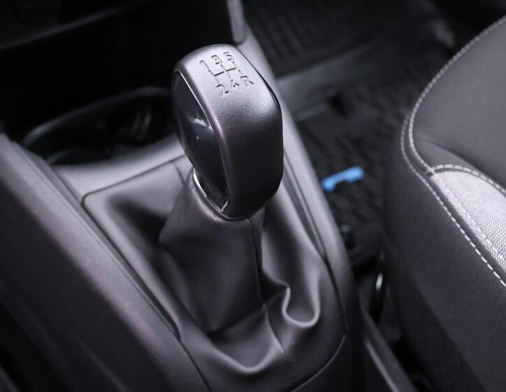 Peugeot 208 Hatchback 1,2 l 60 kw