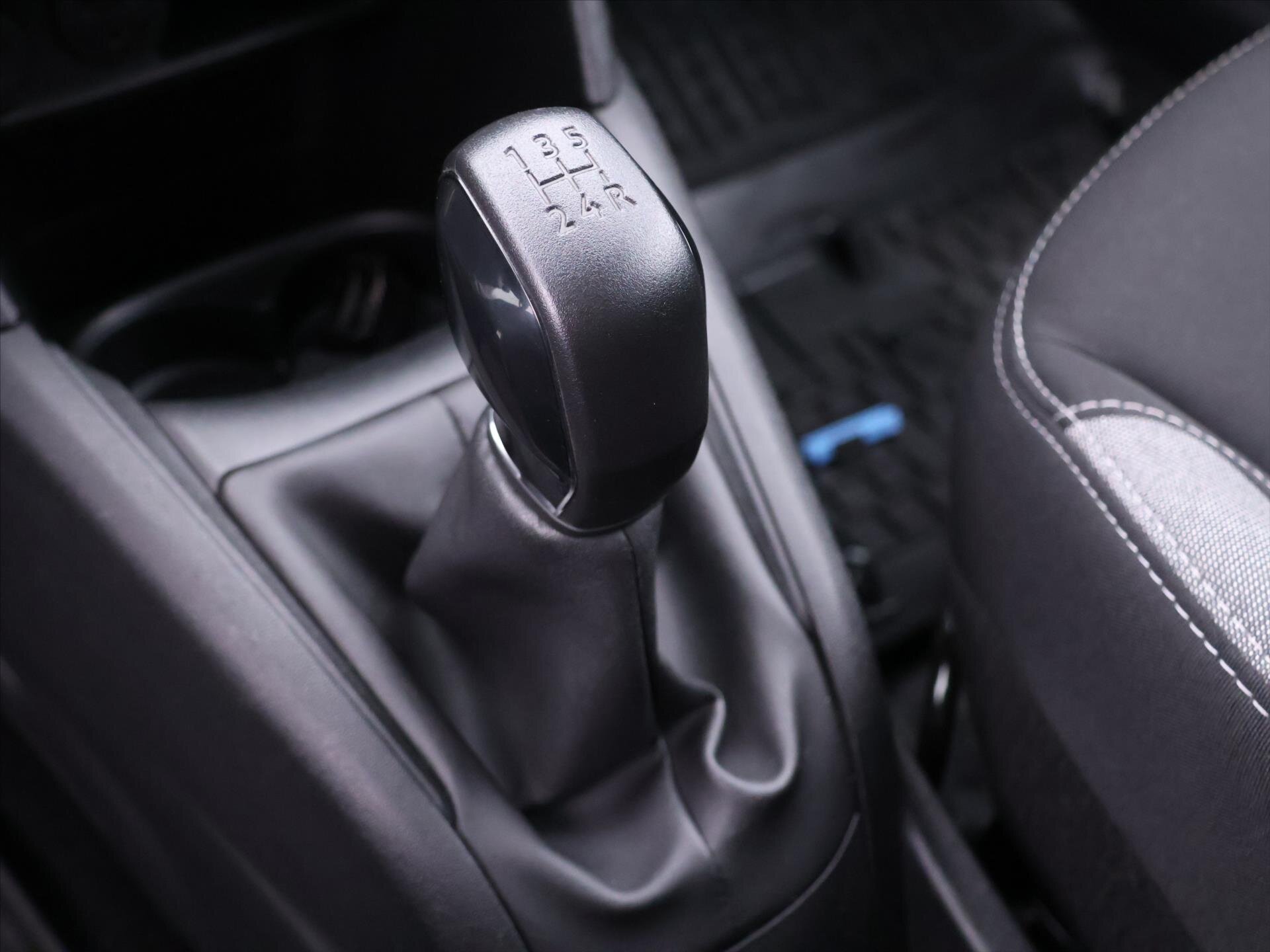 Peugeot 208 Hatchback 1,2 l 60 kw