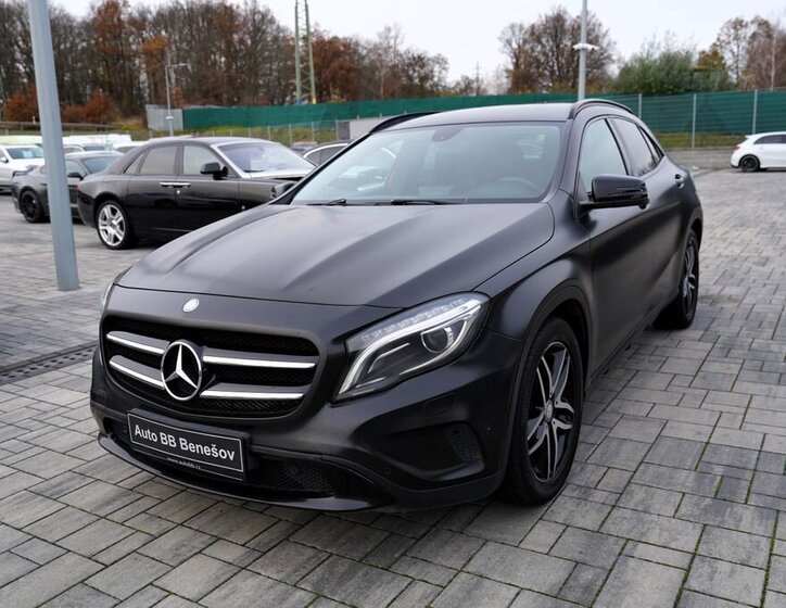Mercedes-Benz GLA 2