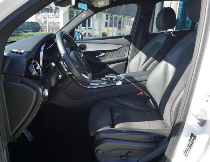 Mercedes-Benz GLC 10