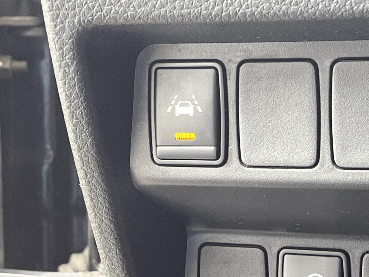 Nissan Qashqai SUV / Terénní 1,3 l 103 kw