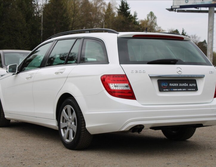 Mercedes-Benz Třídy C Kombi 2,1 l 100 kw