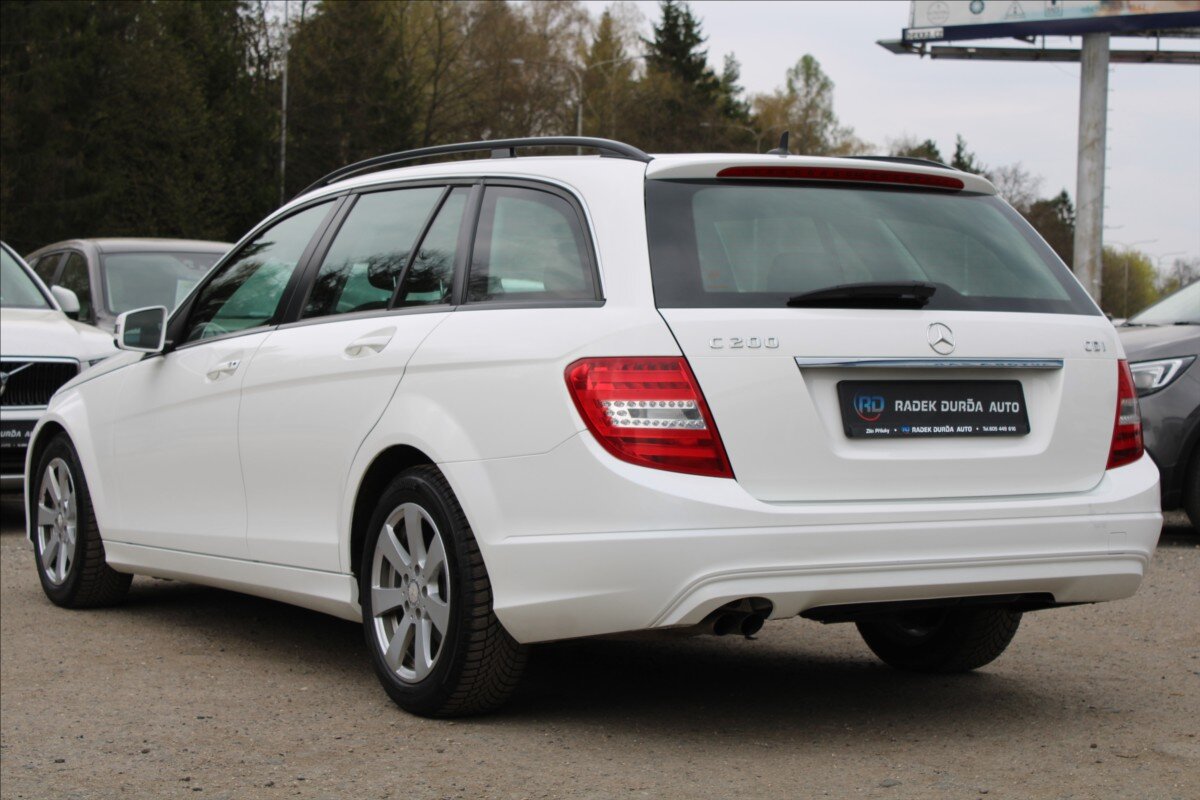 Mercedes-Benz Třídy C Kombi 2,1 l 100 kw