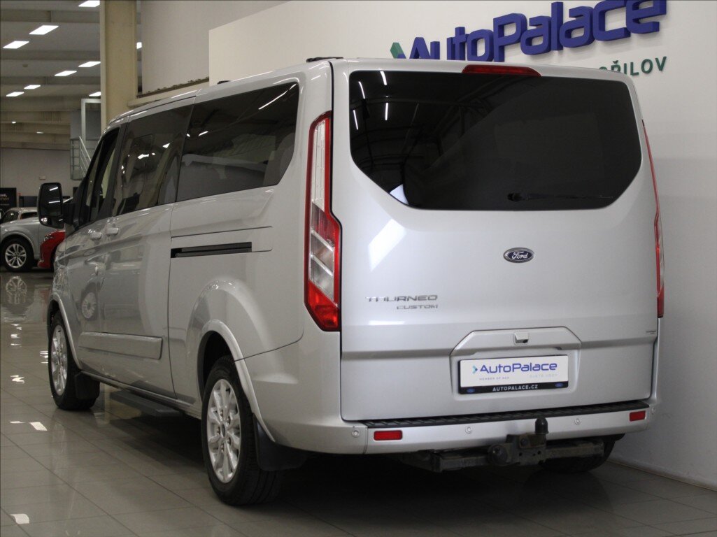 Ford Tourneo Custom MPV 2,0 l 136 kw