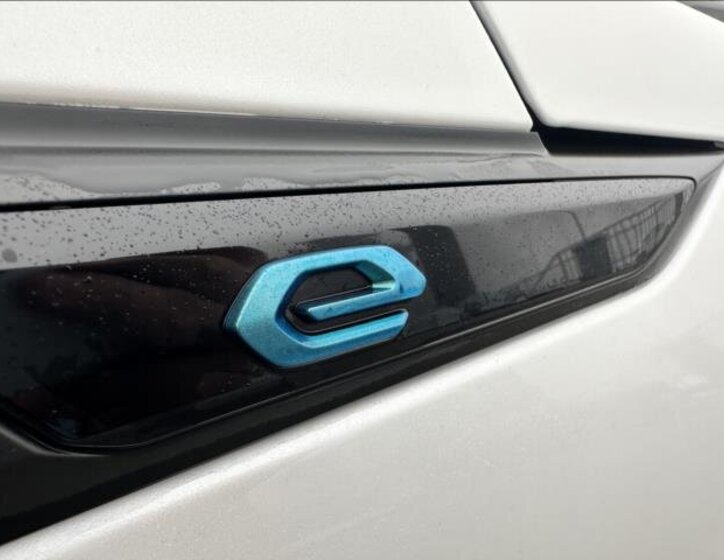 Peugeot 2008 SUV 0,0 100 kw