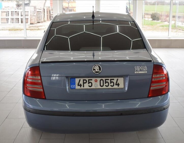 Škoda Superb Sedan / Limuzína 2,8 l 142 kw