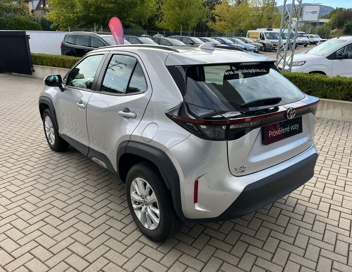 Toyota Yaris Cross 4