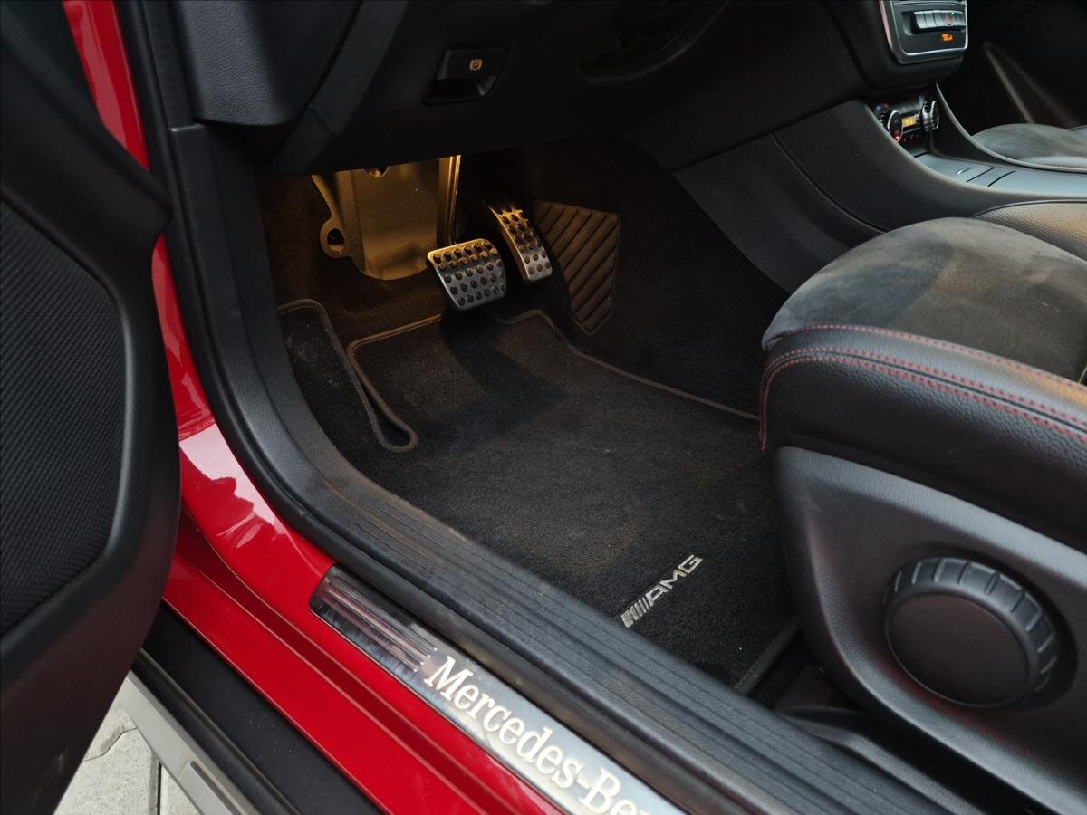 Mercedes-Benz GLA SUV / Terénní 1,6 l 115 kw