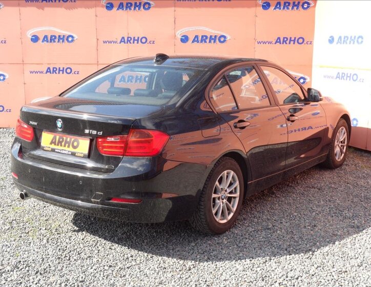 BMW Řada 3 Sedan / Limuzína 2,0 l 105 kw