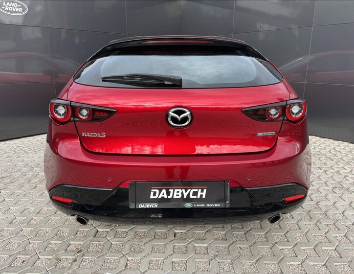 Mazda 3 8