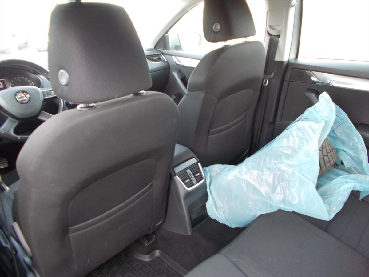 Škoda Octavia Sedan / Limuzína 1,6 l 77 kw