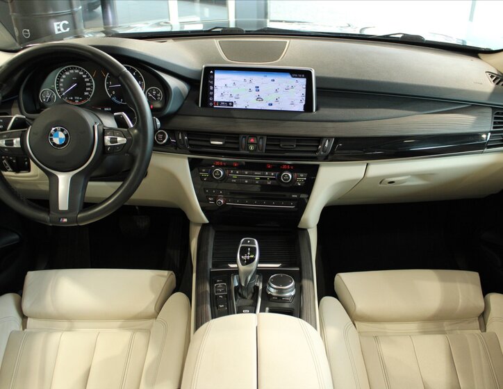 BMW X5 SUV / Terénní 3,0 l 230 kw