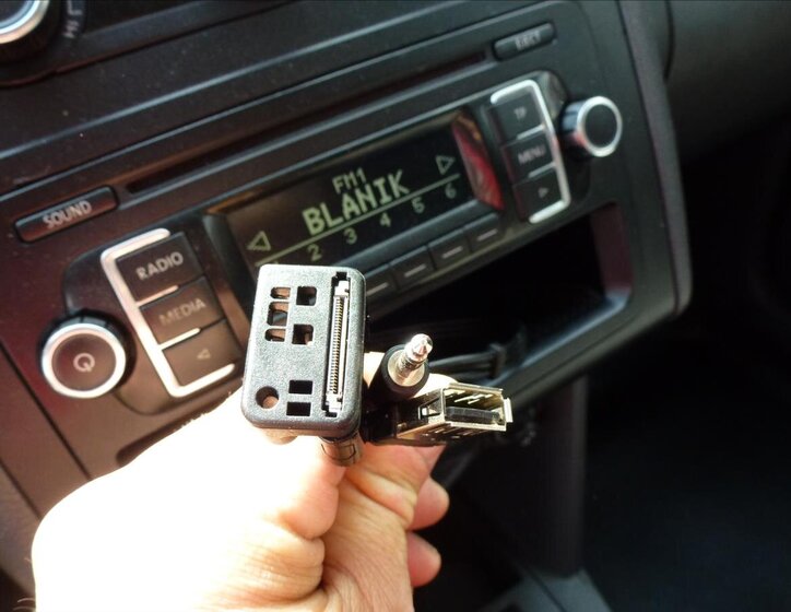 Volkswagen Caddy Skříň 1,6 l 75 kw