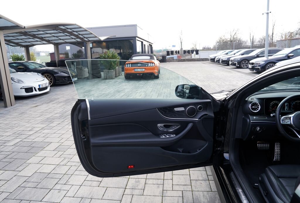 Mercedes-Benz Třídy E Kupé 2,0 l 180 kw