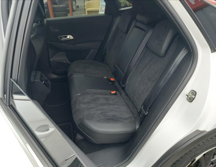 DS Automobiles DS7 Crossback SUV / Terénní 1,6 l 133 kw