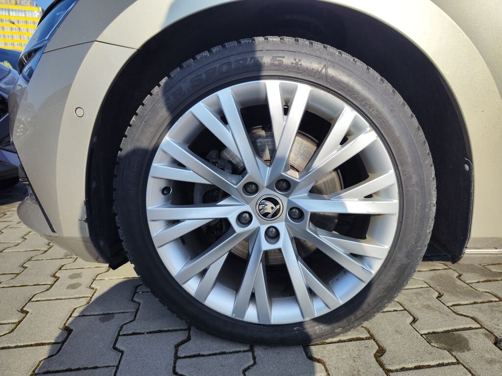 Škoda Superb Kombi 1,5 l 110 kw